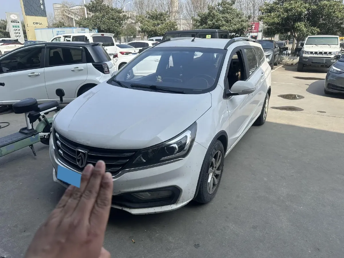 2017 BaoJun 310W 1.5L 112HP L4 6MT,autocango,china used car exporter,china ev exporter,chinese used car exporter,chinese used ev exporter