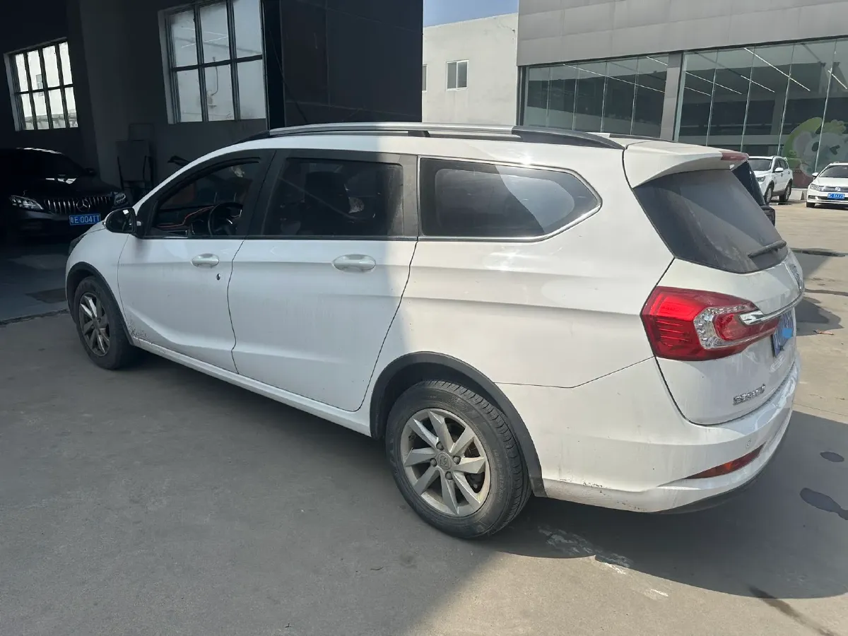 2017 BaoJun 310W 1.5L 112HP L4 6MT,autocango,china used car exporter,china ev exporter,chinese used car exporter,chinese used ev exporter