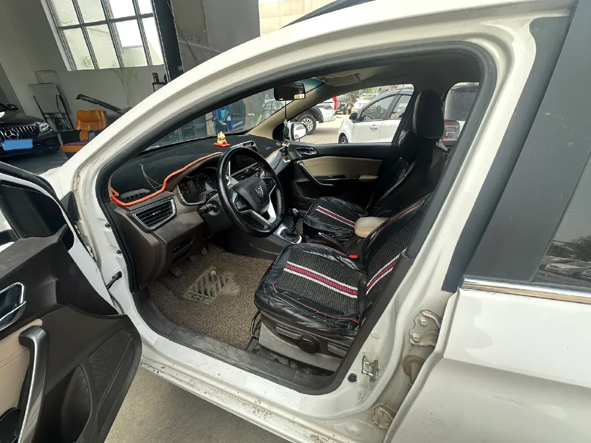 2017 BaoJun 310W 1.5L 112HP L4 6MT,autocango,china used car exporter,china ev exporter,chinese used car exporter,chinese used ev exporter