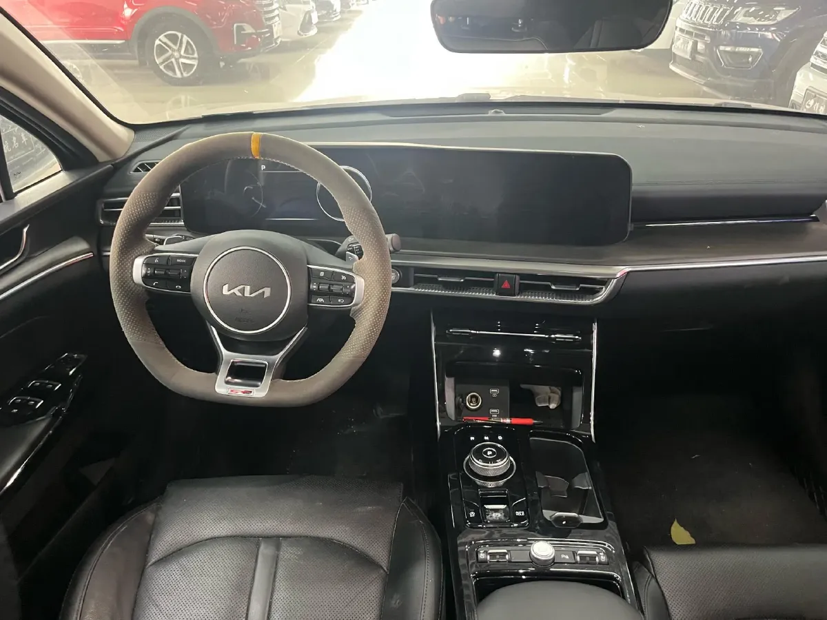 2021 Kia K5 2.0T 240HP L4 8AT,autocango,china used car exporter,china ev exporter,chinese used car exporter,chinese used ev exporter