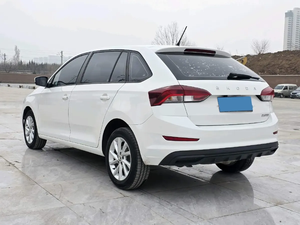 2020 Skoda Rapid Spaceback 1.5L 112HP L4 5MT,autocango,china used car exporter,china ev exporter,chinese used car exporter,chinese used ev exporter