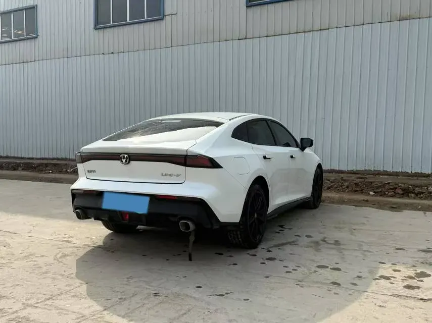 2023 ChangAn UNI-V iDD 1.5T 170HP L4 6TCT PHEV 18.4KWH,autocango,china used car exporter,china ev exporter,chinese used car exporter,chinese used ev exporter