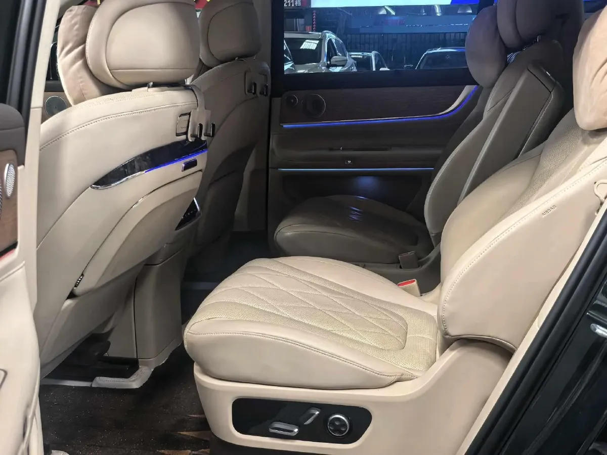 2024 AITO AITO M9 1.5T 152HP L4 REEV 42KWH,autocango,china used car exporter,china ev exporter,chinese used car exporter,chinese used ev exporter