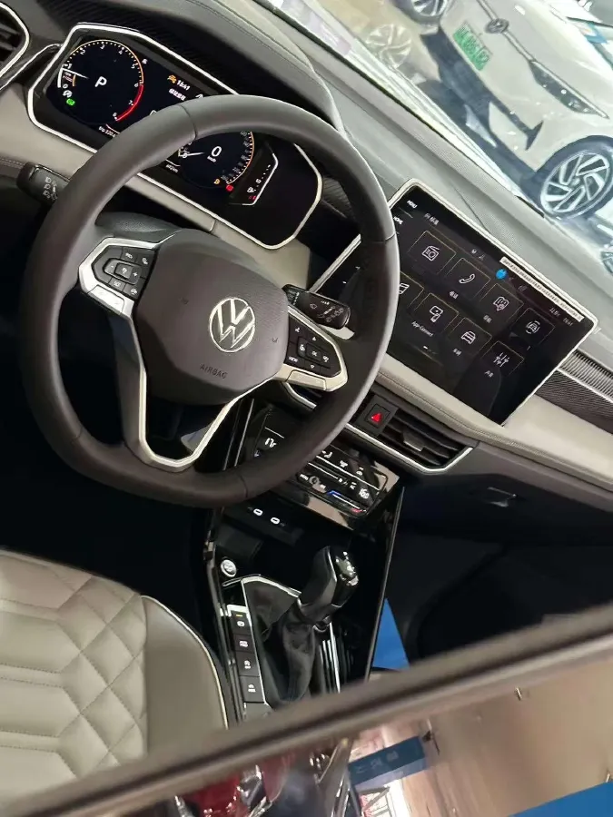 2025 Volkswagen Tayron 2.0T 186HP L4 7DCT,autocango,china used car exporter,china ev exporter,chinese used car exporter,chinese used ev exporter