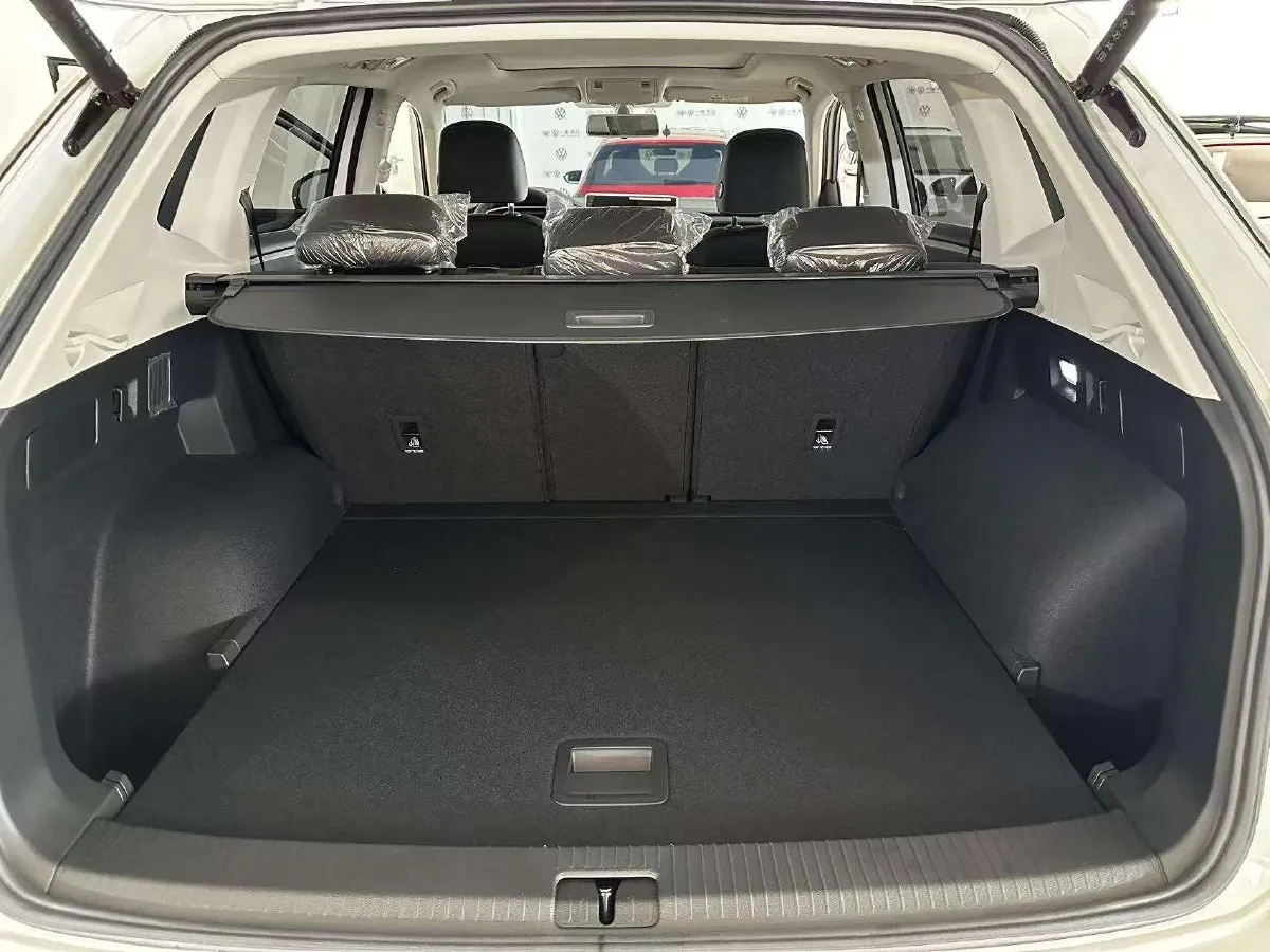 2025 Volkswagen Tayron 2.0T 186HP L4 7DCT,autocango,china used car exporter,china ev exporter,chinese used car exporter,chinese used ev exporter