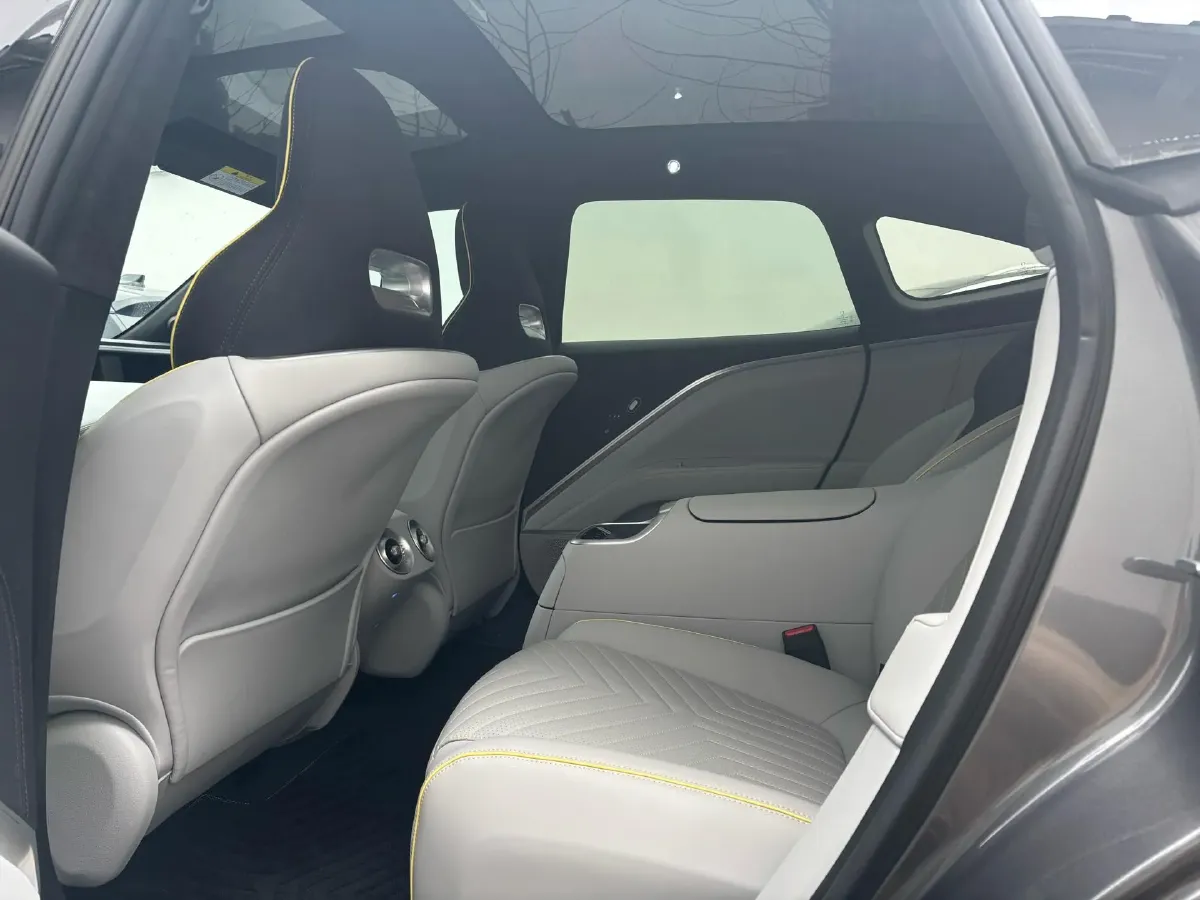 2022 Avatr 11 BEV 90.38KWH,autocango,china used car exporter,china ev exporter,chinese used car exporter,chinese used ev exporter