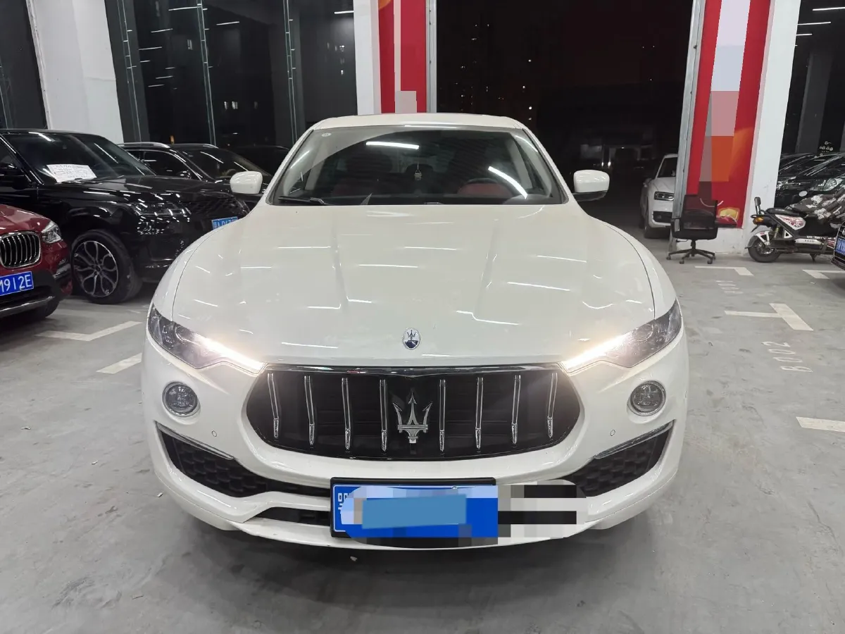 2022 Maserati Levante 2.0T 330HP L4 8AT,autocango,china used car exporter,china ev exporter,chinese used car exporter,chinese used ev exporter