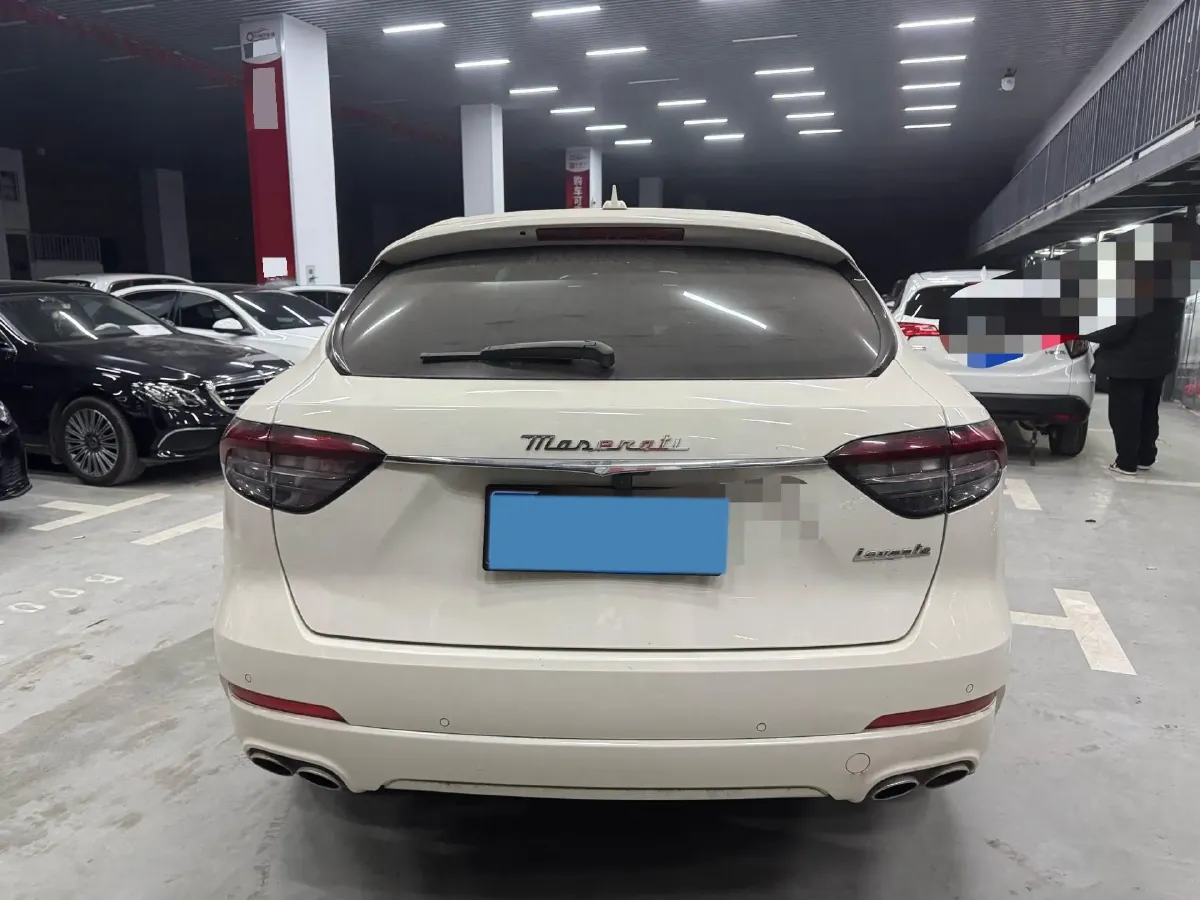 2022 Maserati Levante 2.0T 330HP L4 8AT,autocango,china used car exporter,china ev exporter,chinese used car exporter,chinese used ev exporter