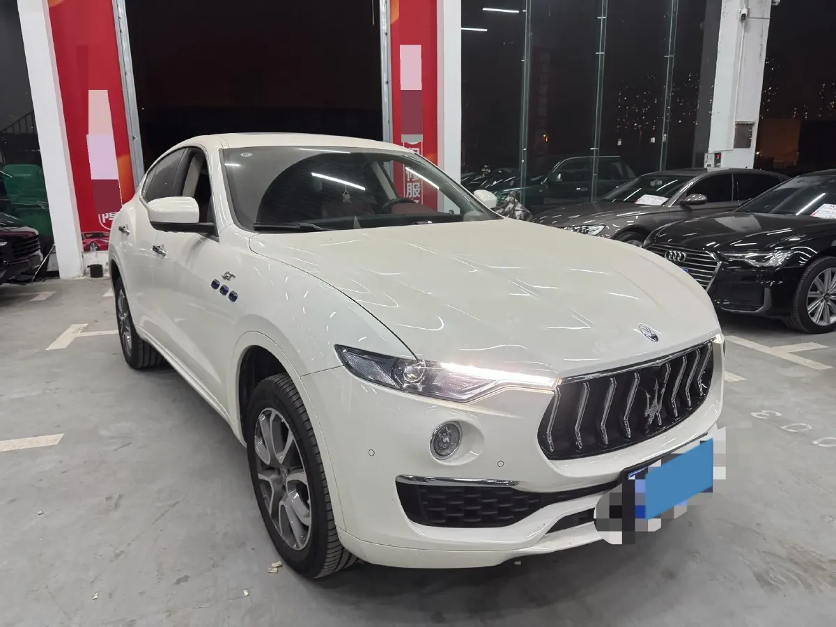 2022 Maserati Levante 2.0T 330HP L4 8AT,autocango,china used car exporter,china ev exporter,chinese used car exporter,chinese used ev exporter
