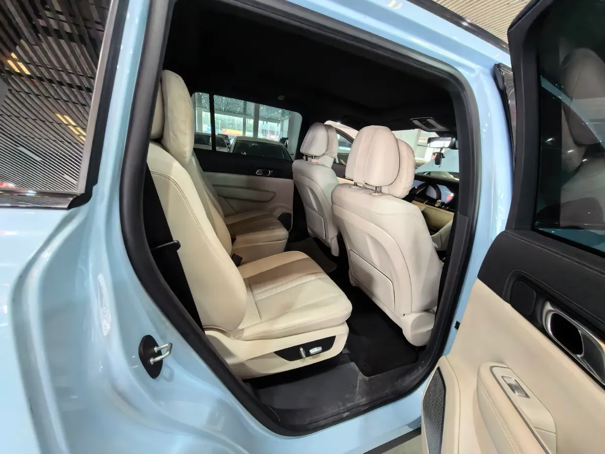 2020 Li ONE Range Extended 131HP REEV 40.5KWH,autocango,china used car exporter,china ev exporter,chinese used car exporter,chinese used ev exporter