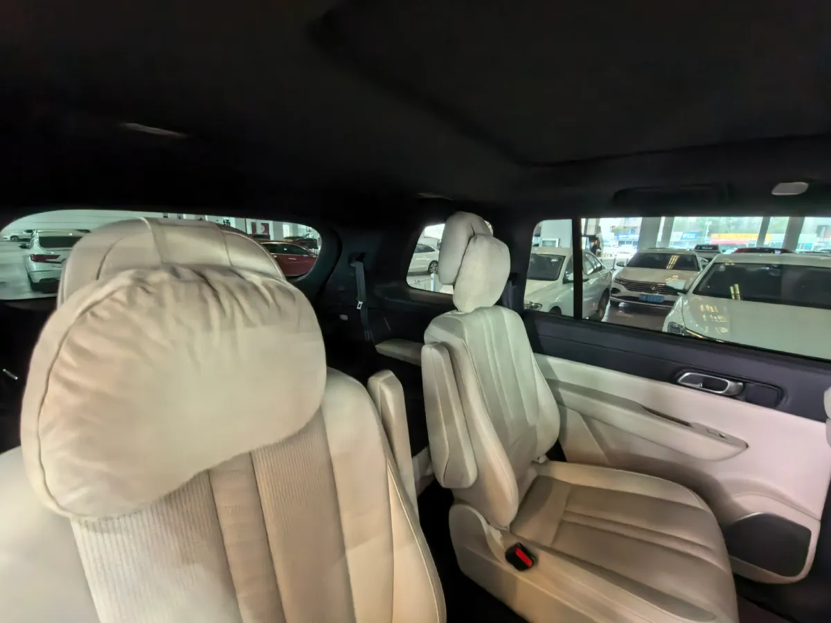 2020 Li ONE Range Extended 131HP REEV 40.5KWH,autocango,china used car exporter,china ev exporter,chinese used car exporter,chinese used ev exporter