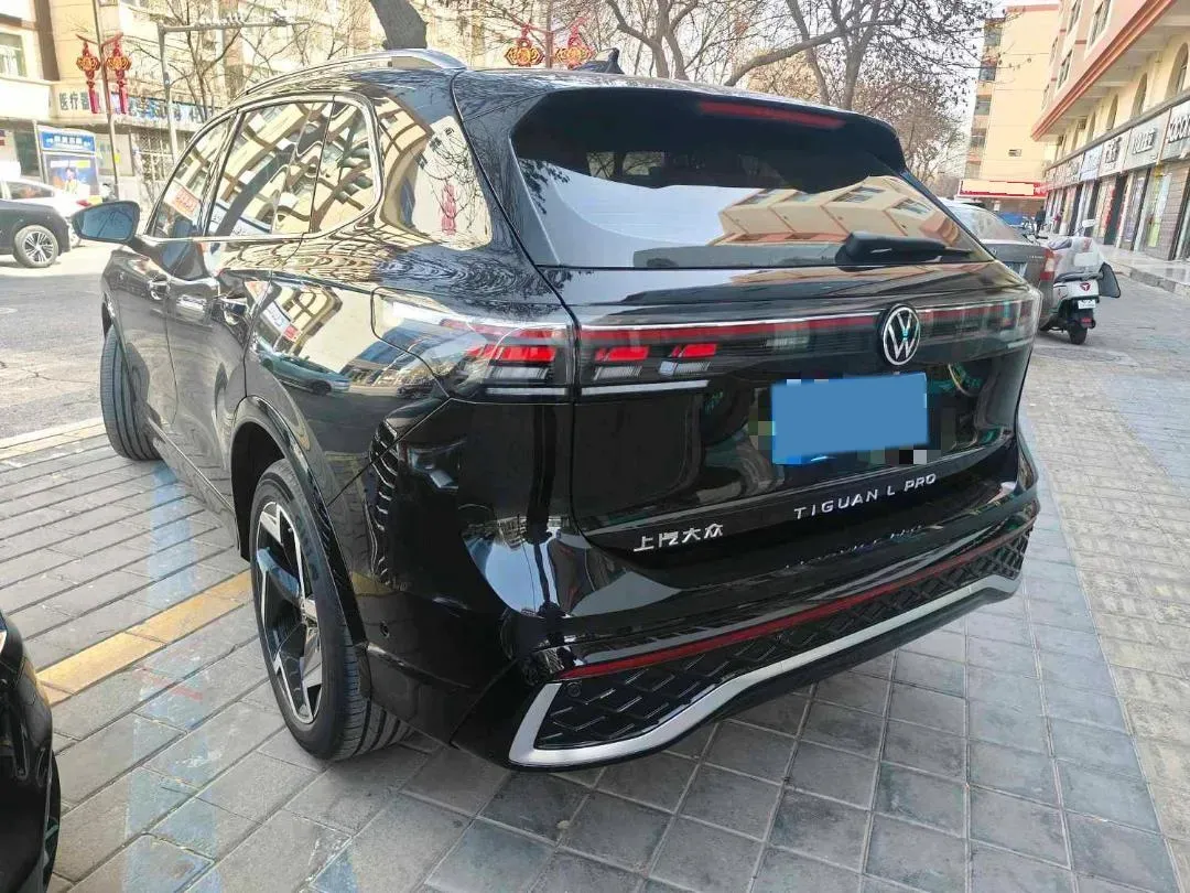 2024 Volkswagen Tiguan L 2.0T 186HP L4 7DCT,autocango,china used car exporter,china ev exporter,chinese used car exporter,chinese used ev exporter