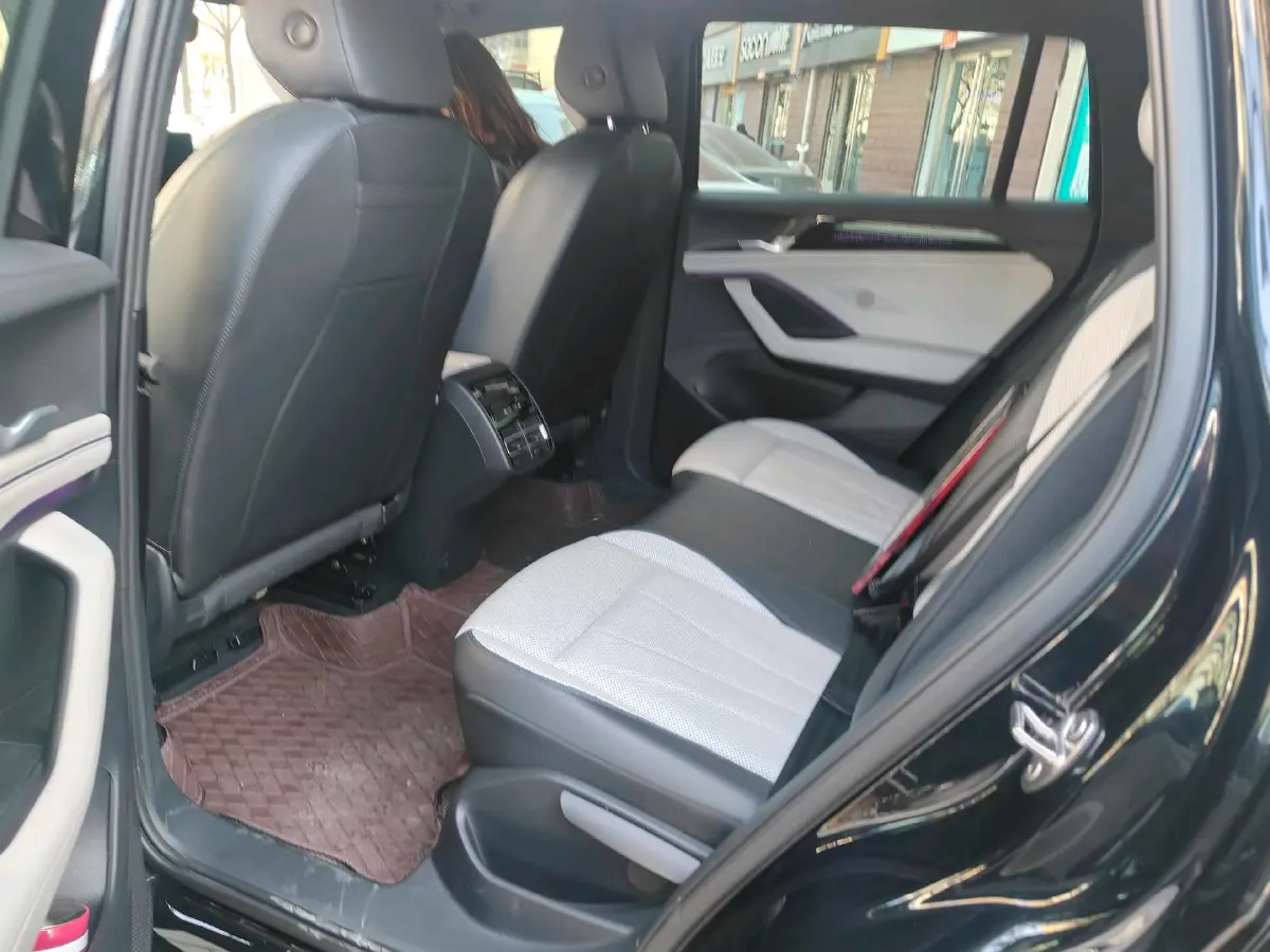 2024 Volkswagen Tiguan L 2.0T 186HP L4 7DCT,autocango,china used car exporter,china ev exporter,chinese used car exporter,chinese used ev exporter