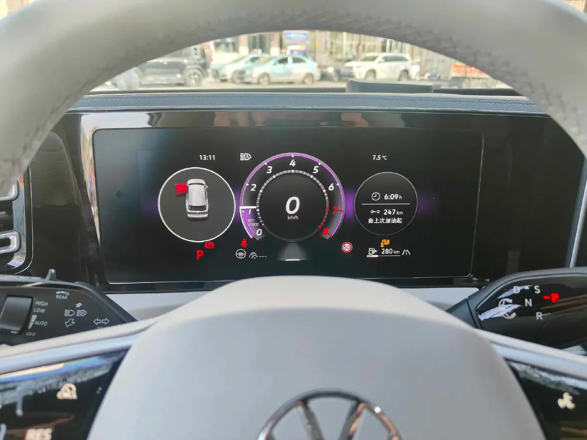 2024 Volkswagen Tiguan L 2.0T 186HP L4 7DCT,autocango,china used car exporter,china ev exporter,chinese used car exporter,chinese used ev exporter