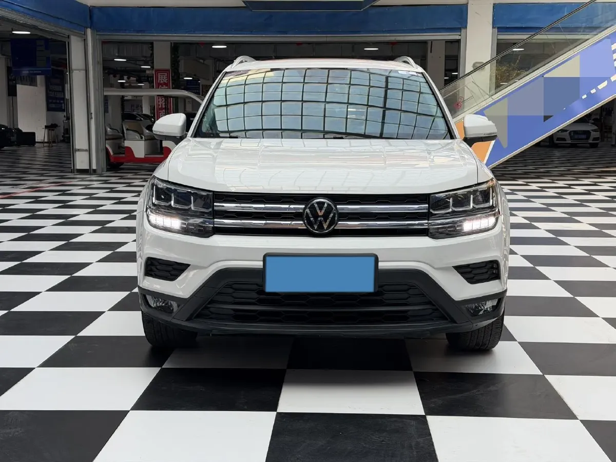 2022 Ford Transit 2.0T 202HP L4 6AT,autocango,china used car exporter,china ev exporter,chinese used car exporter,chinese used ev exporter