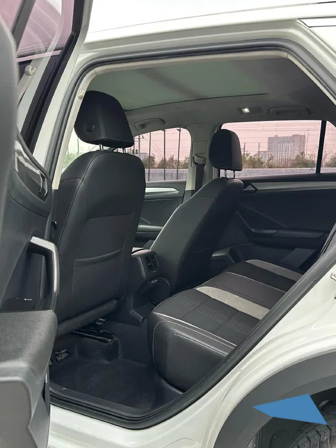 2019 Volkswagen T-Roc 1.4T 131HP L4 7DCT,autocango,china used car exporter,china ev exporter,chinese used car exporter,chinese used ev exporter