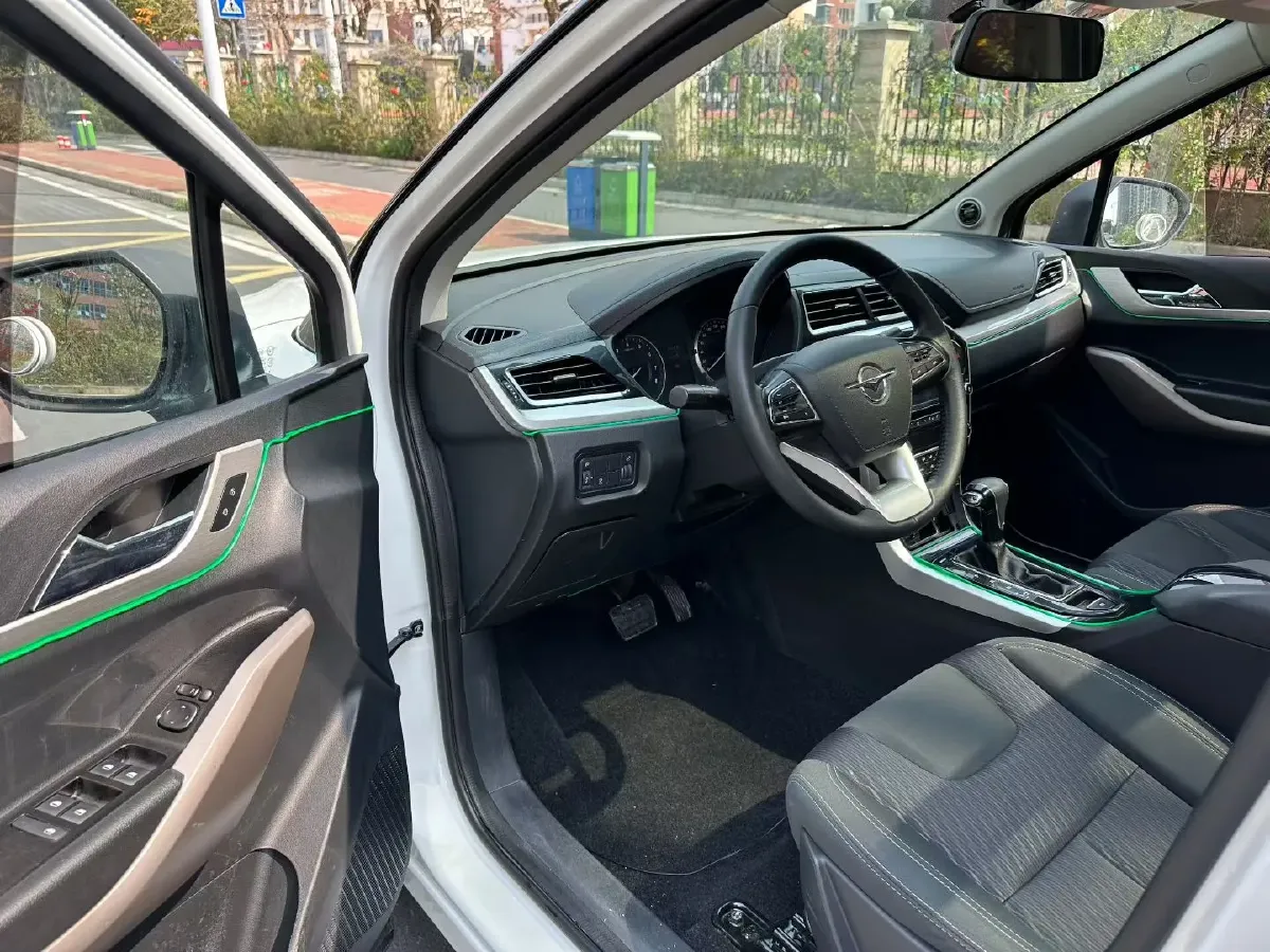 2018 HaiMa S5 Young Edition 1.6L 122HP L4 CVT,autocango,china used car exporter,china ev exporter,chinese used car exporter,chinese used ev exporter