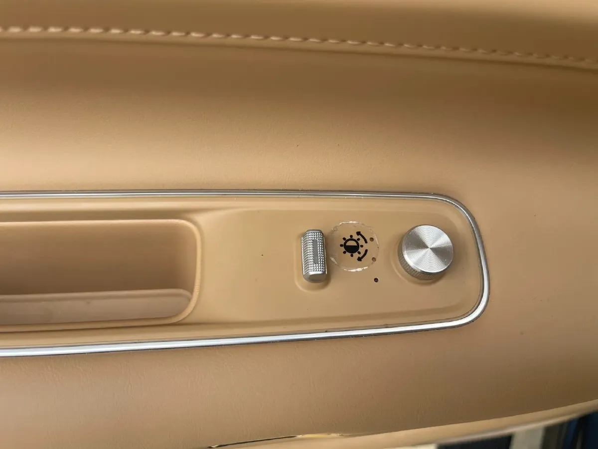 2025 AITO AITO M9 REEV 160HP REEV 52KWH,autocango,china used car exporter,china ev exporter,chinese used car exporter,chinese used ev exporter