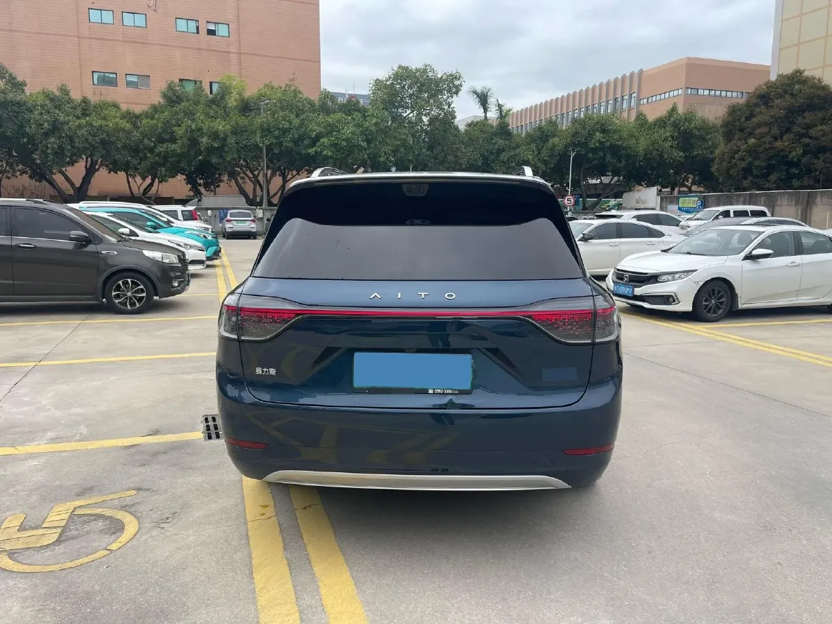 2025 AITO AITO M9 REEV 160HP REEV 52KWH,autocango,china used car exporter,china ev exporter,chinese used car exporter,chinese used ev exporter