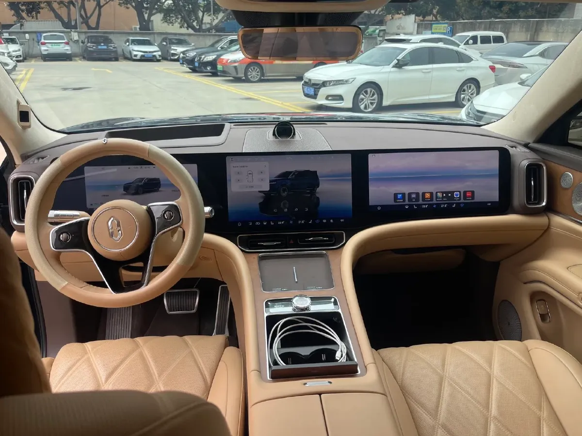 2025 AITO AITO M9 REEV 160HP REEV 52KWH,autocango,china used car exporter,china ev exporter,chinese used car exporter,chinese used ev exporter