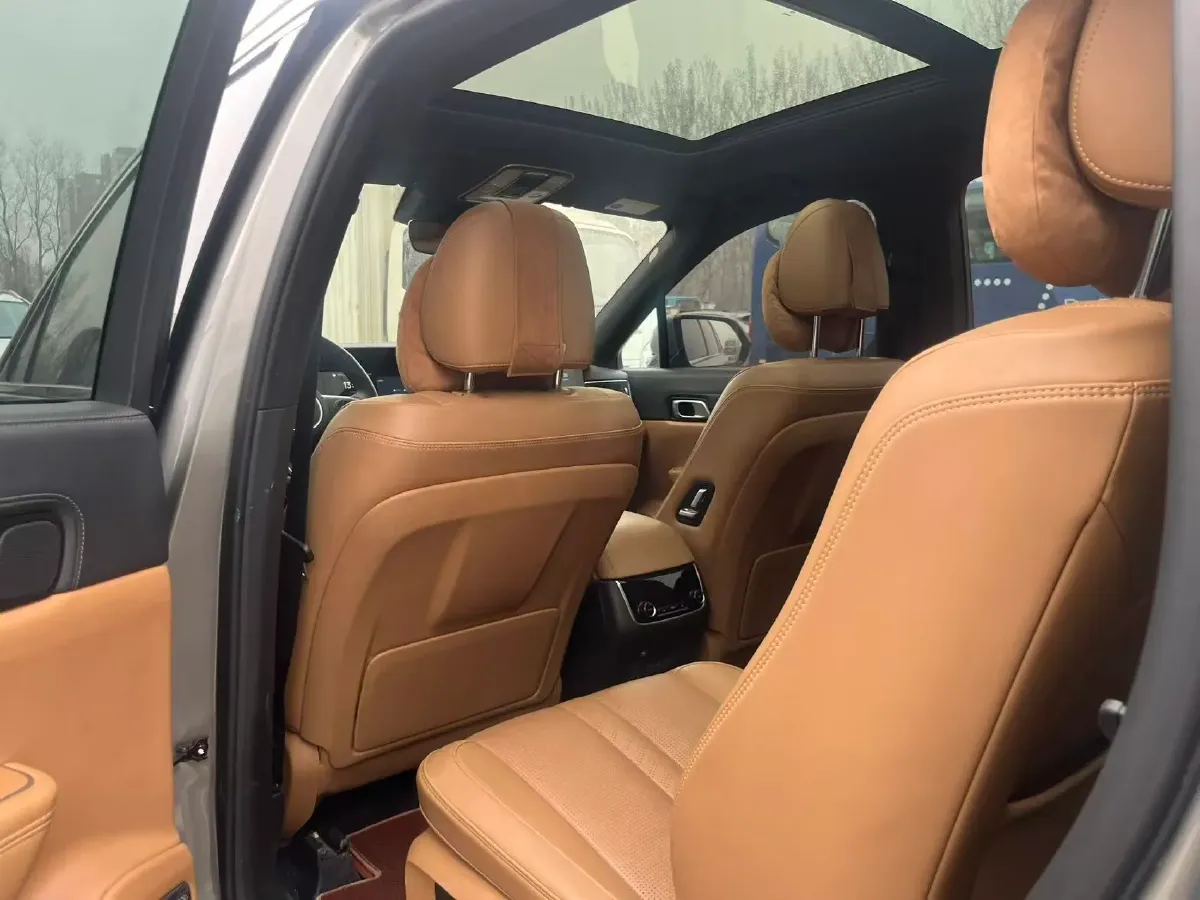 2020 Li ONE Range Extended 131HP REEV 40.5KWH,autocango,china used car exporter,china ev exporter,chinese used car exporter,chinese used ev exporter