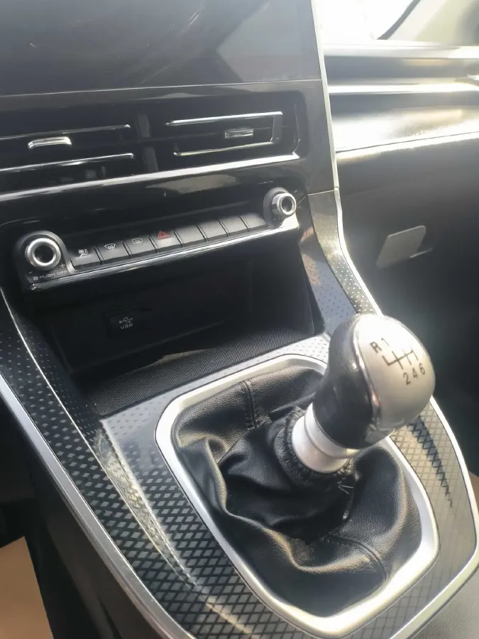 2021 Haval M6 1.5T 150HP L4 6MT,autocango,china used car exporter,china ev exporter,chinese used car exporter,chinese used ev exporter