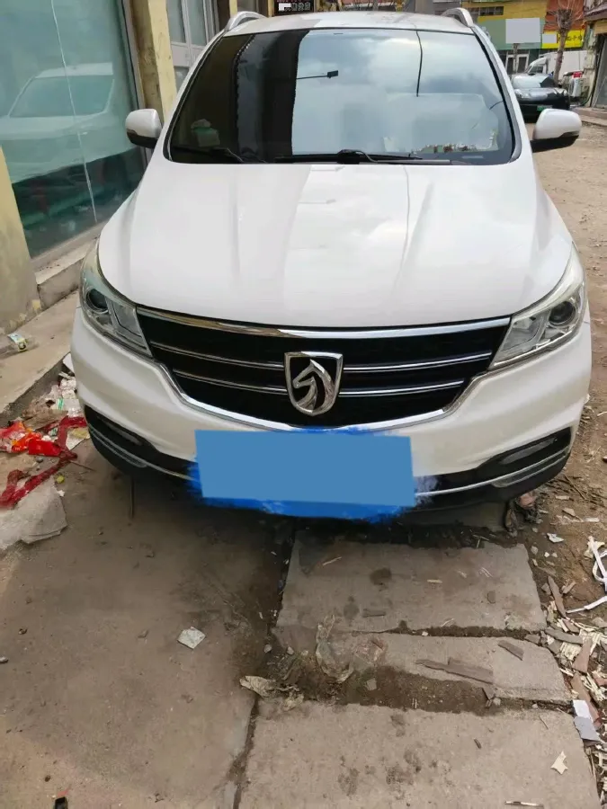 2017 BaoJun 730 1.5T 150HP L4 6MT,autocango,china used car exporter,china ev exporter,chinese used car exporter,chinese used ev exporter