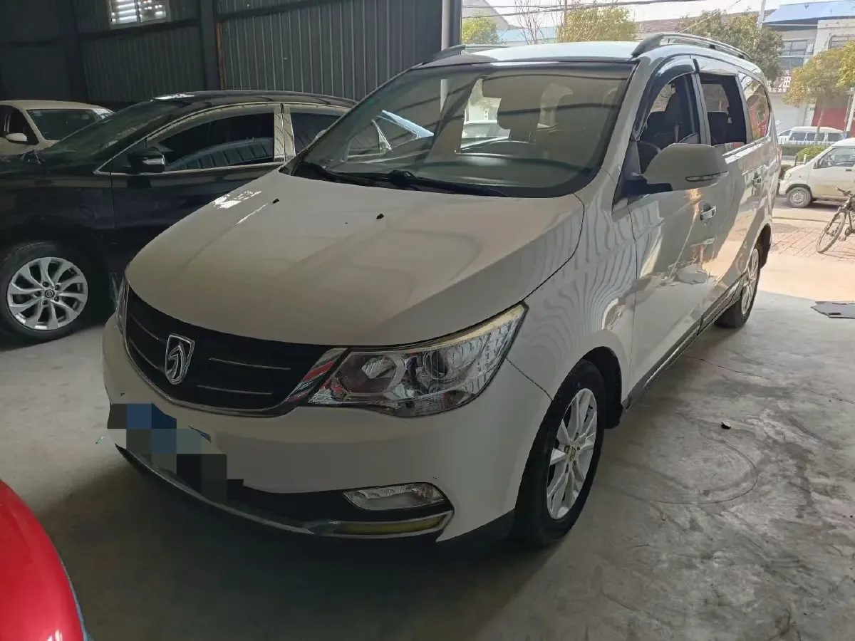 2017 BaoJun 730 1.5T 150HP L4 6MT,autocango,china used car exporter,china ev exporter,chinese used car exporter,chinese used ev exporter