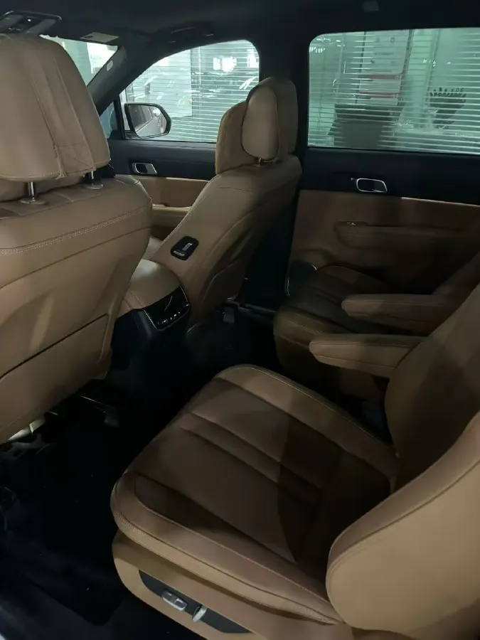 2020 Li ONE Range Extended 131HP REEV 40.5KWH,autocango,china used car exporter,china ev exporter,chinese used car exporter,chinese used ev exporter