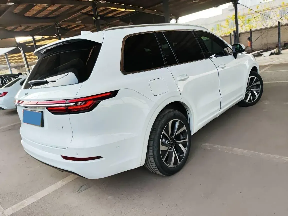 2020 Li ONE Range Extended 131HP REEV 40.5KWH,autocango,china used car exporter,china ev exporter,chinese used car exporter,chinese used ev exporter