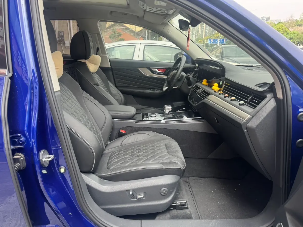 2019 HongQi HS5 2.0T 224HP L4 6AT,autocango,china used car exporter,china ev exporter,chinese used car exporter,chinese used ev exporter