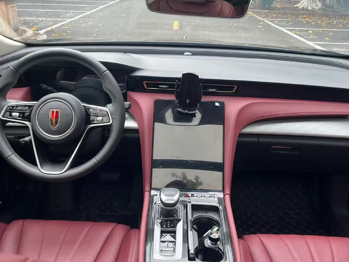 2023 HongQi H5 2.0T 224HP L4 8AT,autocango,china used car exporter,china ev exporter,chinese used car exporter,chinese used ev exporter