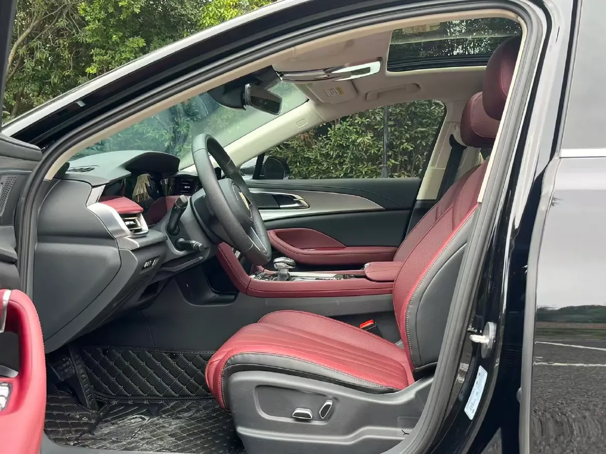 2023 HongQi H5 2.0T 224HP L4 8AT,autocango,china used car exporter,china ev exporter,chinese used car exporter,chinese used ev exporter