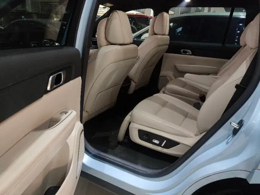 2021 Li ONE Range Extended 131HP REEV 40.5KWH,autocango,china used car exporter,china ev exporter,chinese used car exporter,chinese used ev exporter