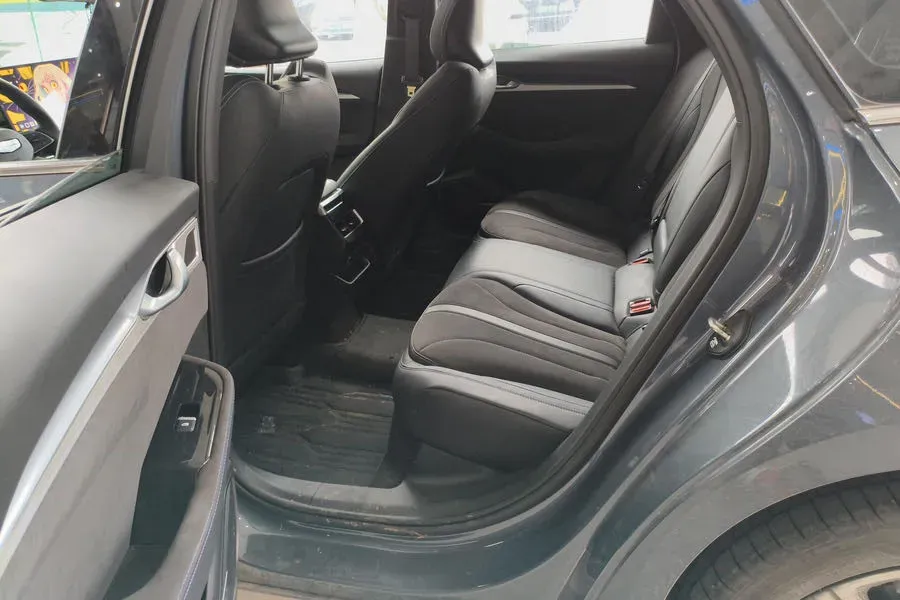 2025 Geely Preface 2.0T 238HP L4 8AT,autocango,china used car exporter,china ev exporter,chinese used car exporter,chinese used ev exporter