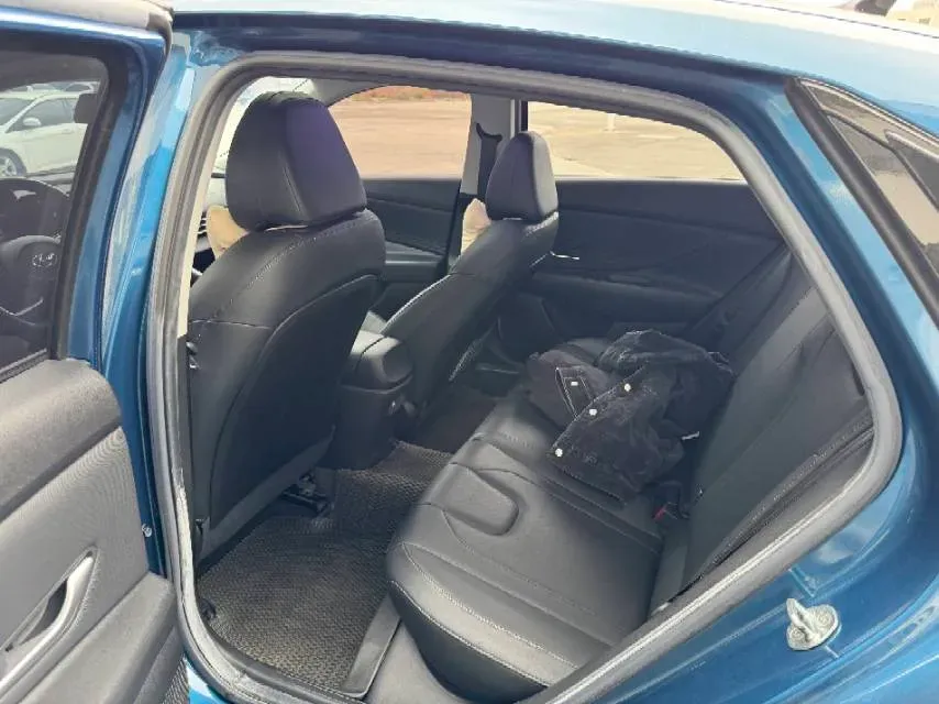 2021 Hyundai Elantra 1.5L 115HP L4 CVT,autocango,china used car exporter,china ev exporter,chinese used car exporter,chinese used ev exporter