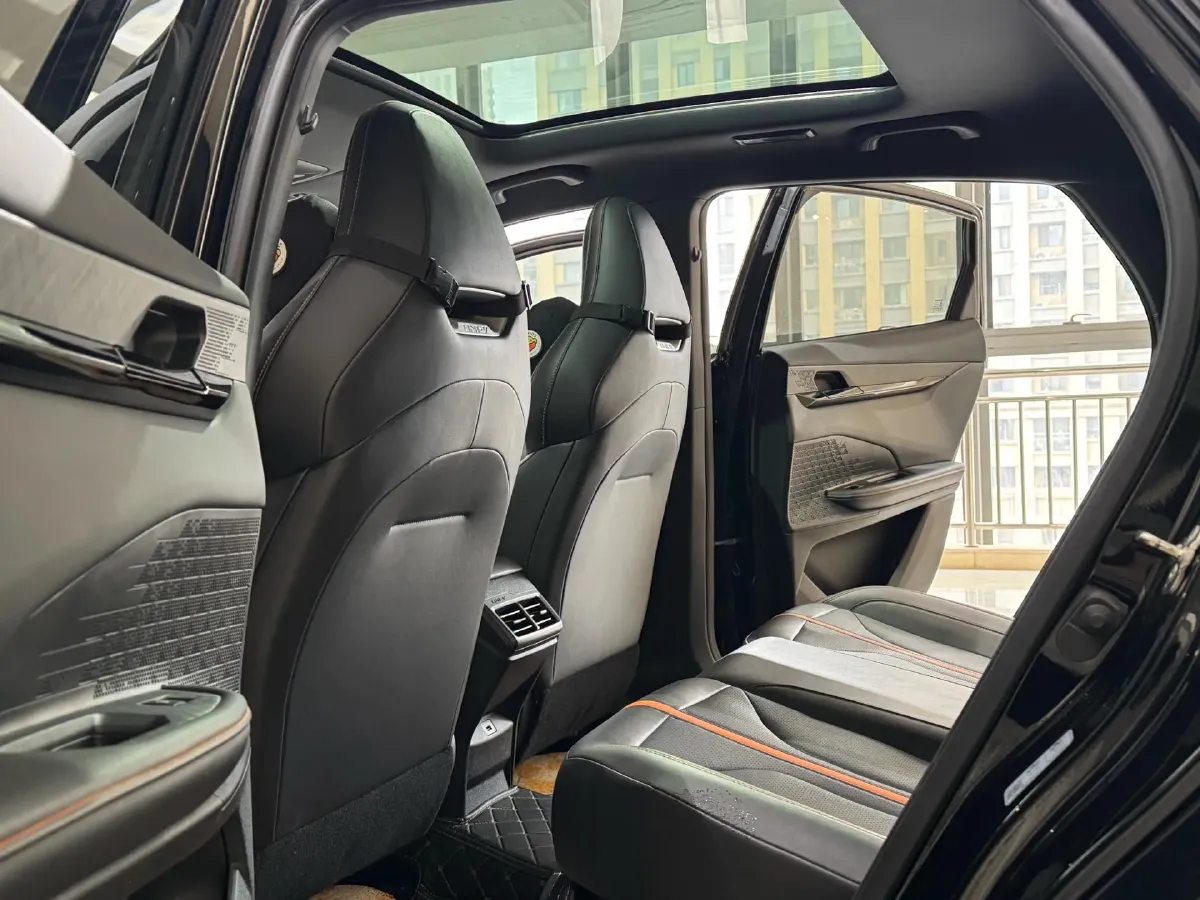 2024 ChangAn UNI-V 1.5T 188HP L4 7DCT,autocango,china used car exporter,china ev exporter,chinese used car exporter,chinese used ev exporter