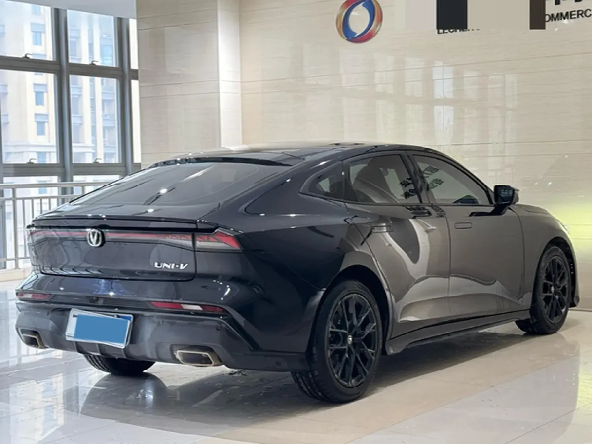 2024 ChangAn UNI-V 1.5T 188HP L4 7DCT,autocango,china used car exporter,china ev exporter,chinese used car exporter,chinese used ev exporter