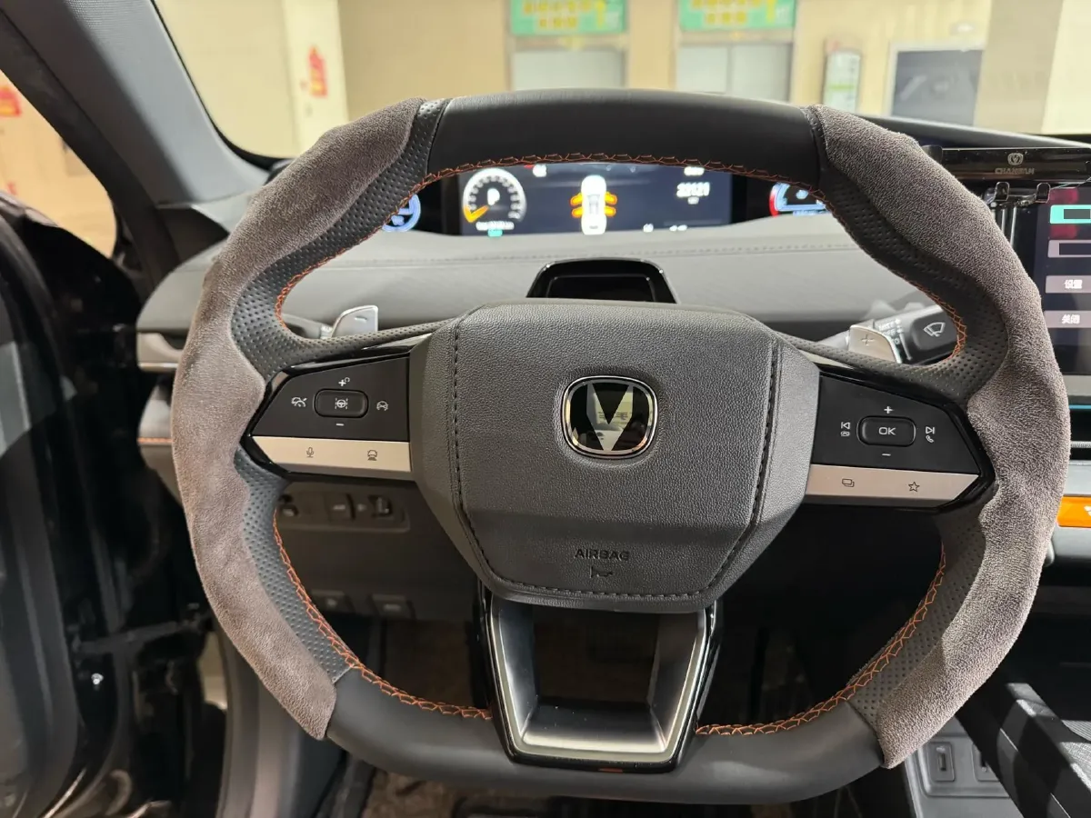 2024 ChangAn UNI-V 1.5T 188HP L4 7DCT,autocango,china used car exporter,china ev exporter,chinese used car exporter,chinese used ev exporter