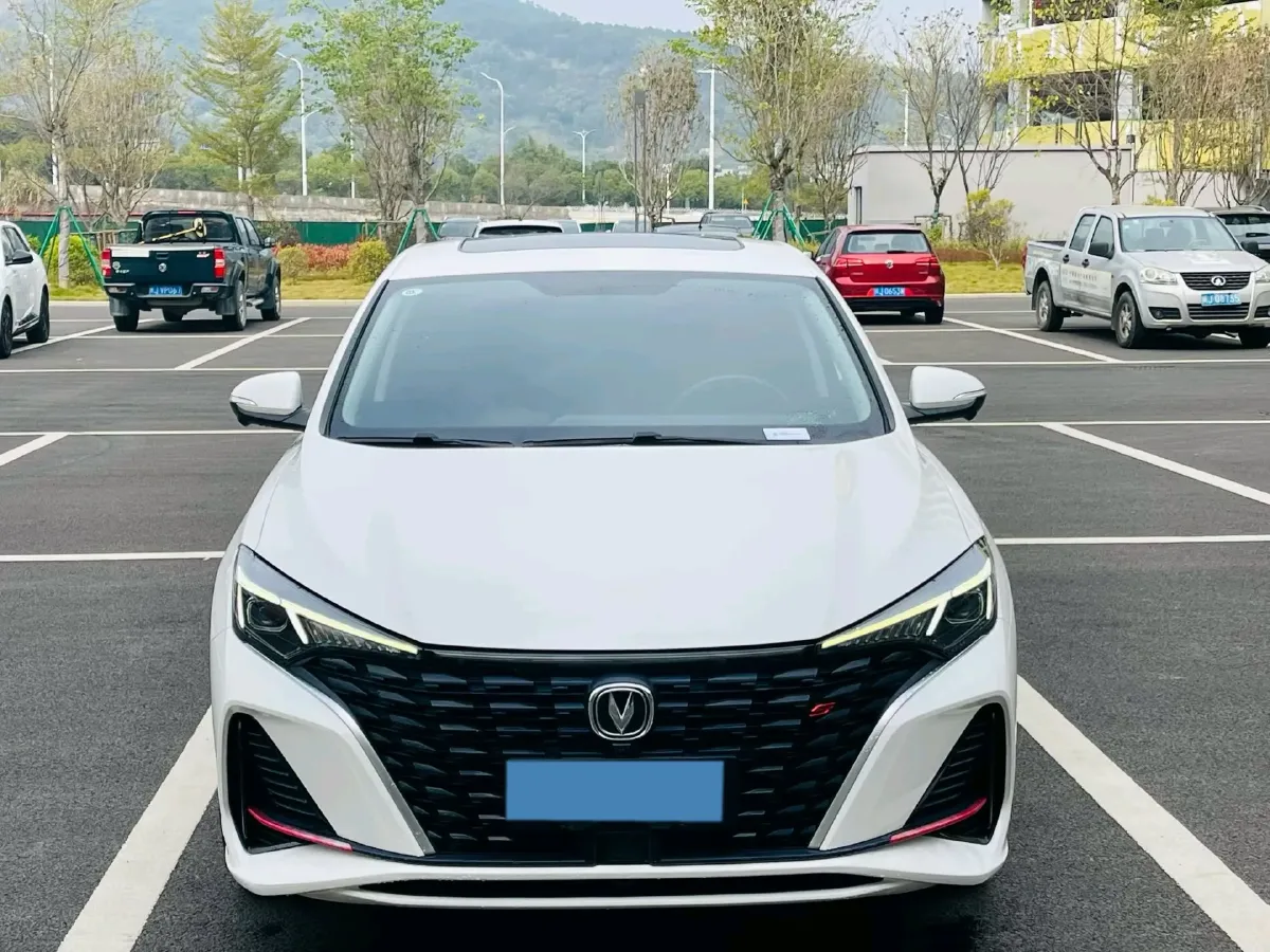 2021 ChangAn Eado 1.4T 160HP L4 7DCT,autocango,china used car exporter,china ev exporter,chinese used car exporter,chinese used ev exporter