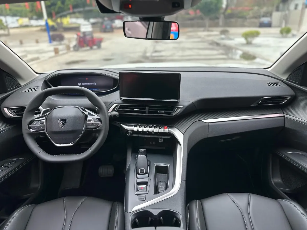 2025 Peugeot 5008 1.8T 211HP L4 8AT,autocango,china used car exporter,china ev exporter,chinese used car exporter,chinese used ev exporter