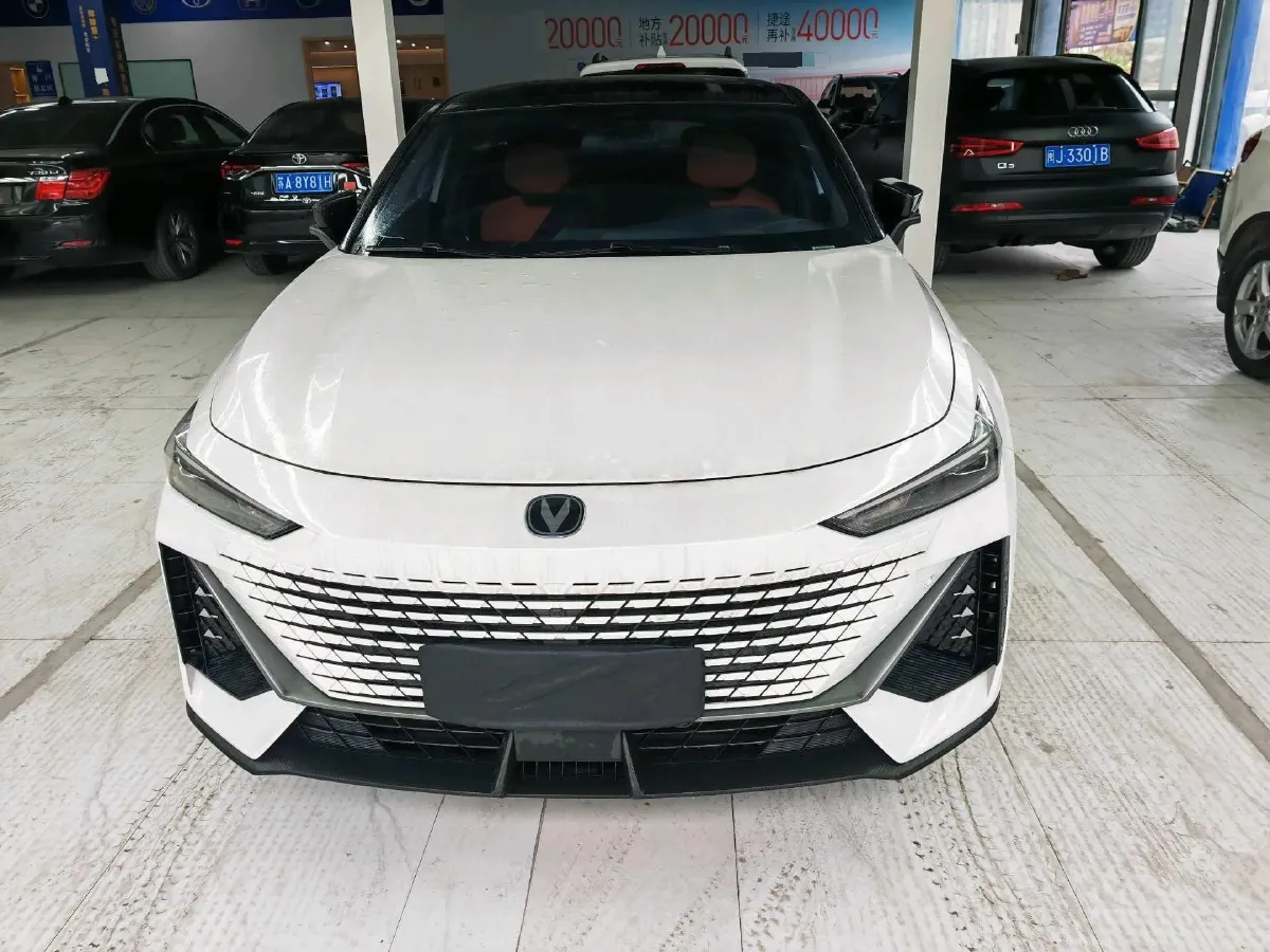 2023 ChangAn UNI-V iDD 1.5T 170HP L4 6TCT PHEV 18.4KWH,autocango,china used car exporter,china ev exporter,chinese used car exporter,chinese used ev exporter