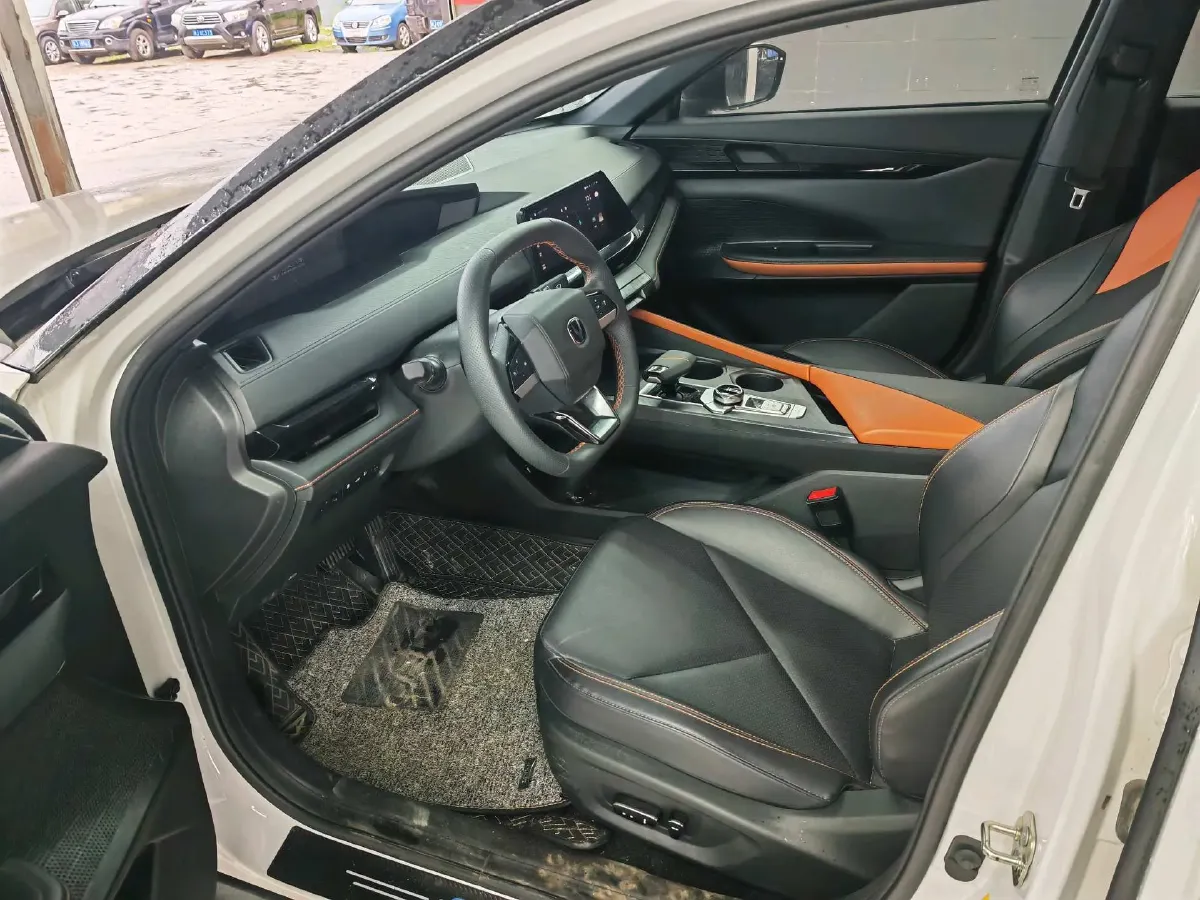 2023 ChangAn UNI-V iDD 1.5T 170HP L4 6TCT PHEV 18.4KWH,autocango,china used car exporter,china ev exporter,chinese used car exporter,chinese used ev exporter