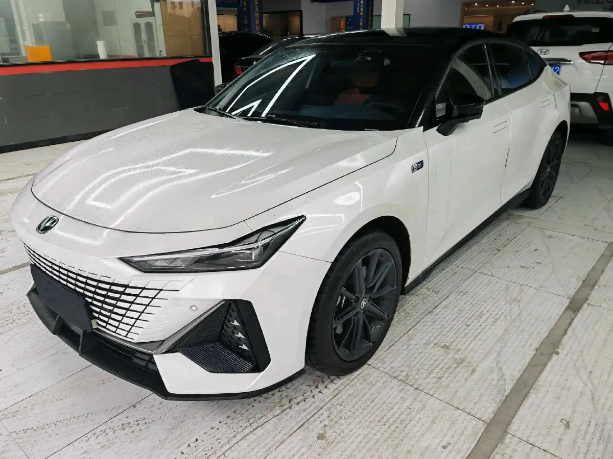 2023 ChangAn UNI-V iDD 1.5T 170HP L4 6TCT PHEV 18.4KWH,autocango,china used car exporter,china ev exporter,chinese used car exporter,chinese used ev exporter