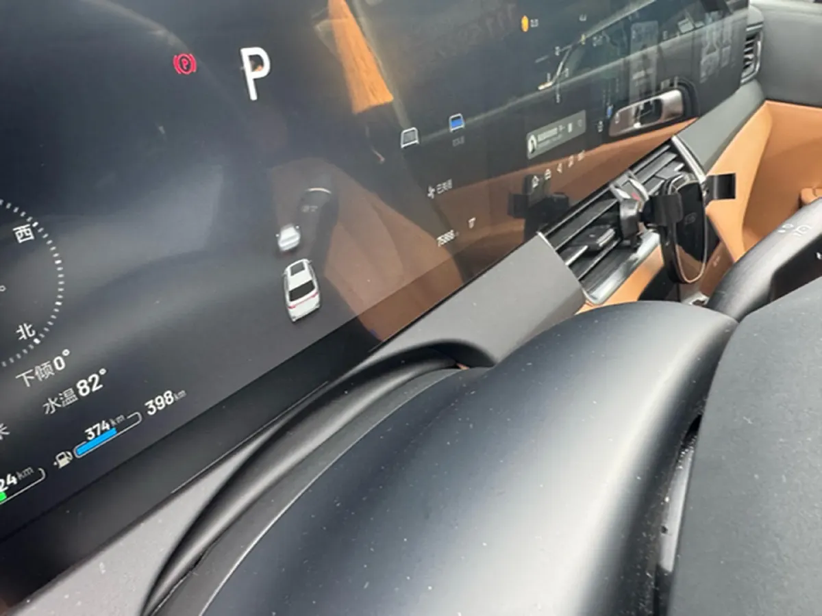 2020 Li ONE Range Extended 131HP REEV 40.5KWH,autocango,china used car exporter,china ev exporter,chinese used car exporter,chinese used ev exporter