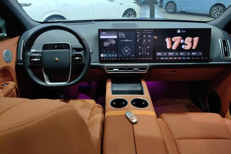 2024 Li L6 Range Extended 154HP L4 REEV 36.8KWH,autocango,china used car exporter,china ev exporter,chinese used car exporter,chinese used ev exporter