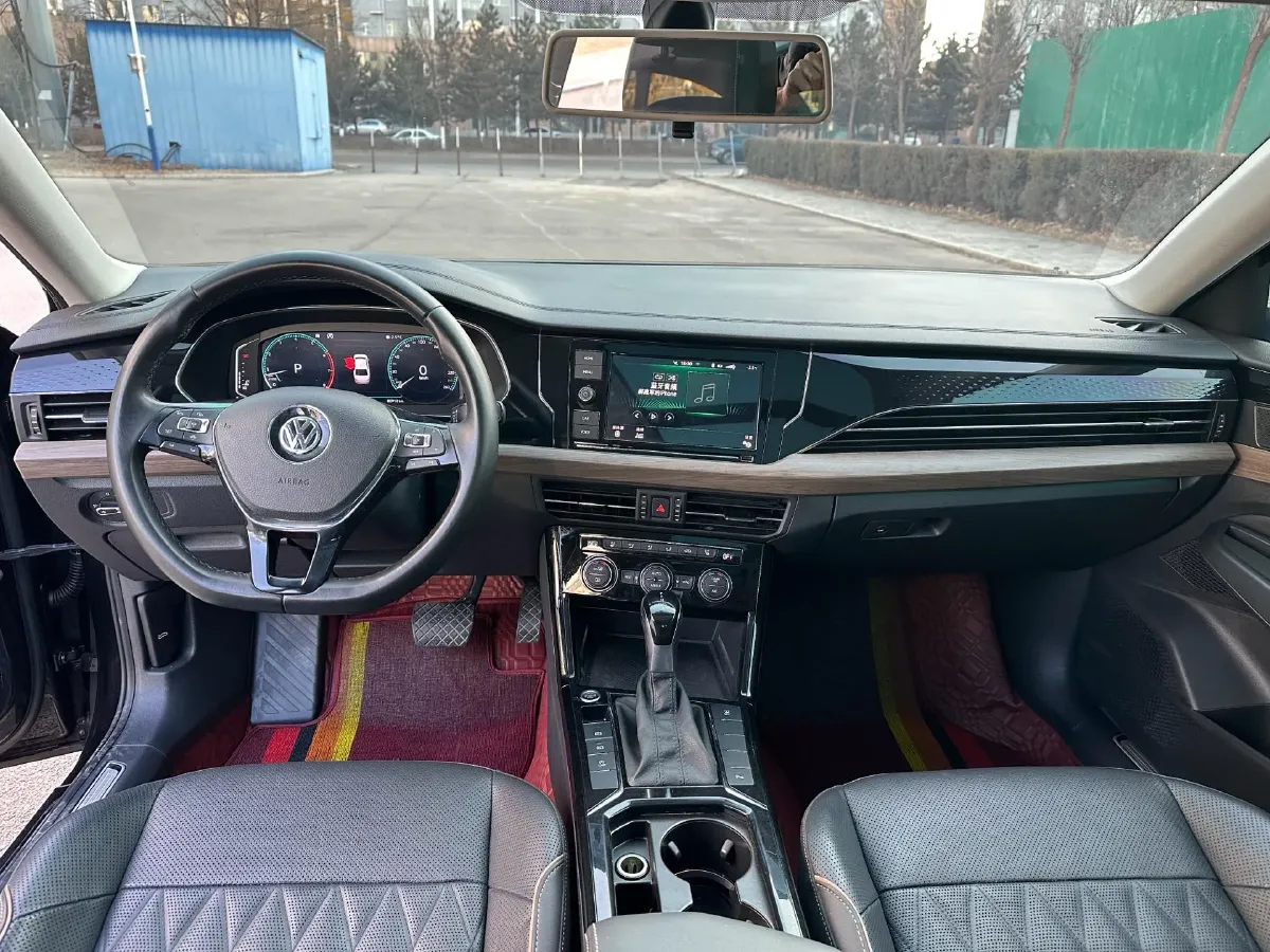 2019 Volvo V40 1.5T 152HP L4 6AT,autocango,china used car exporter,china ev exporter,chinese used car exporter,chinese used ev exporter