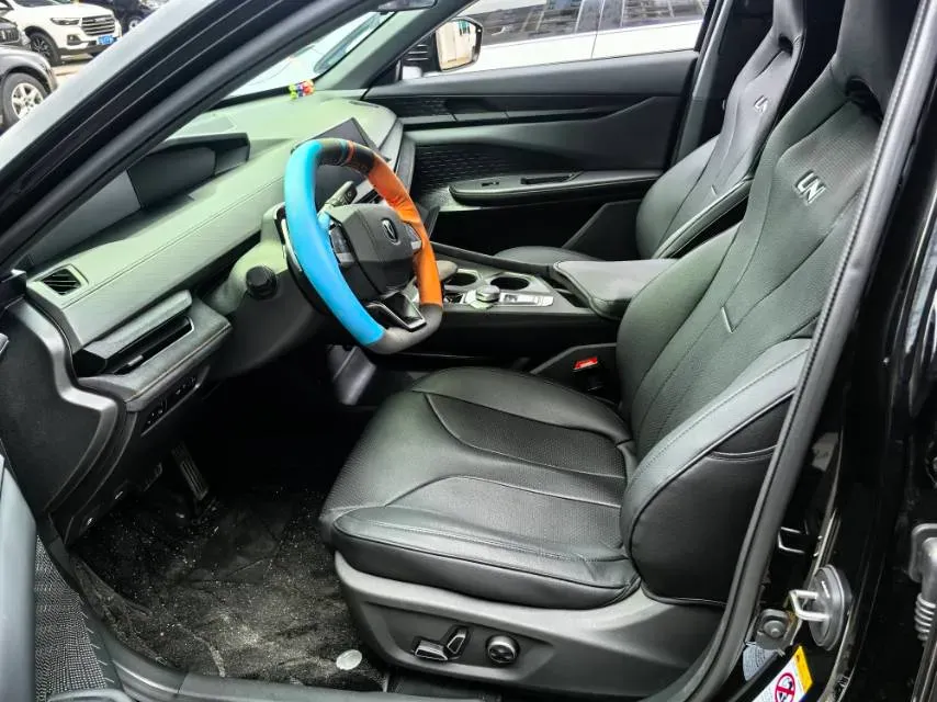 2024 ChangAn UNI-V 1.5T 188HP L4 7DCT,autocango,china used car exporter,china ev exporter,chinese used car exporter,chinese used ev exporter