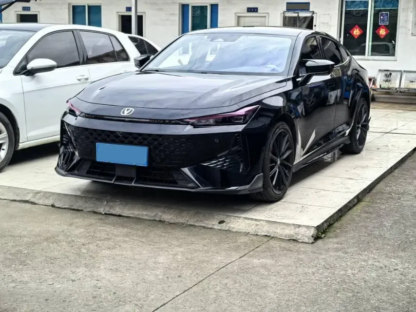 2024 ChangAn UNI-V 1.5T 188HP L4 7DCT,autocango,china used car exporter,china ev exporter,chinese used car exporter,chinese used ev exporter