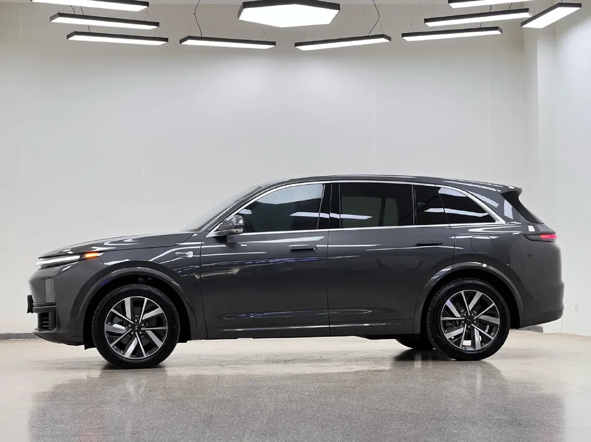 2023 Li L7 Range Extended 154HP REEV 40.9KWH,autocango,china used car exporter,china ev exporter,chinese used car exporter,chinese used ev exporter